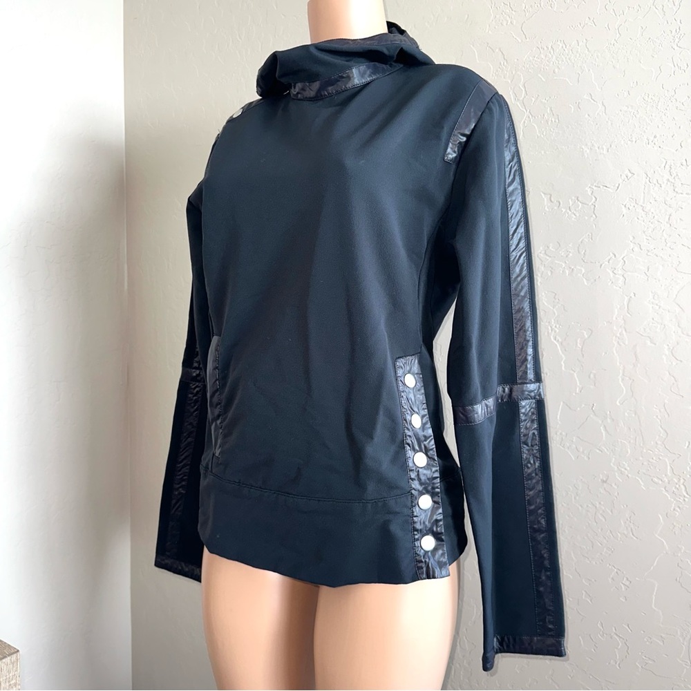 Déjenos Jugar Calle Women’s M Black Mock Neck Pullover Hoodie